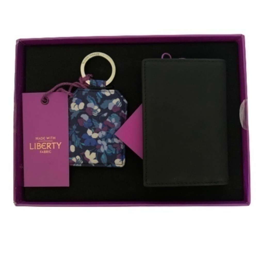 NIB. GIANNI FERAUD Key Fob & Cardholder